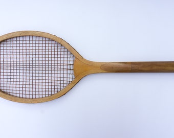 Antiker &quot;Perfect&quot; Tennisschläger, Made in Paris.&quot;