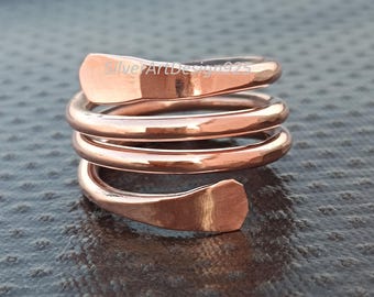 Massief koperen verstelbare ring, 100% massief koperen ring, handgemaakte ring, meditatiering, duimring, koperwikkel, gehamerde ring, cadeau voor moeder