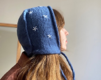 Handgestrickte Mütze, 2 verschiedene Farben Bonnet, Boho Floral Bonnet Hut, handgemachte warme Wintermütze, Strickmütze