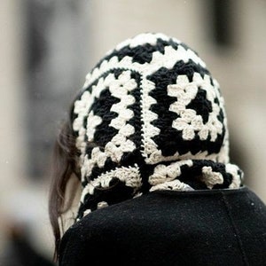 Pasamontañas de ganchillo, pasamontañas cuadradas de la abuela, pasamontañas unisex tejidas a mano, sombrero de invierno blanco y negro hecho a mano, regalo para ella imagen 4