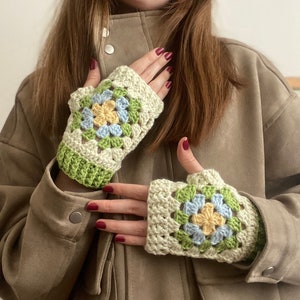 Crochet Fingerless Gloves, Granny Square Gloves, Crochet Mitten, Unisex Hand Wear For Winter, Christmas Gift, Wrist Warmer