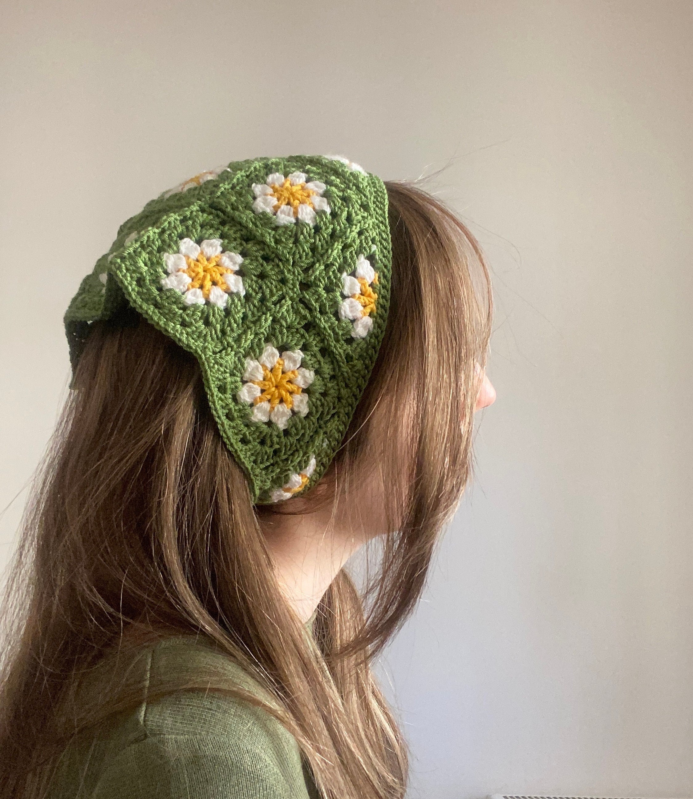 Mango Crochet Bandana in Green Daisy Green Crochet Bandana, Flower Hair Kerchief, Boho Hair  main image 2