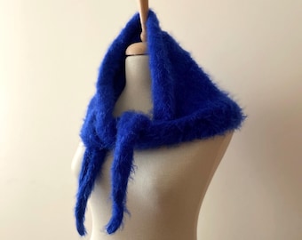 Chal con capucha azul marino: abrigo de lana hecho a mano, capucha de invierno tejida