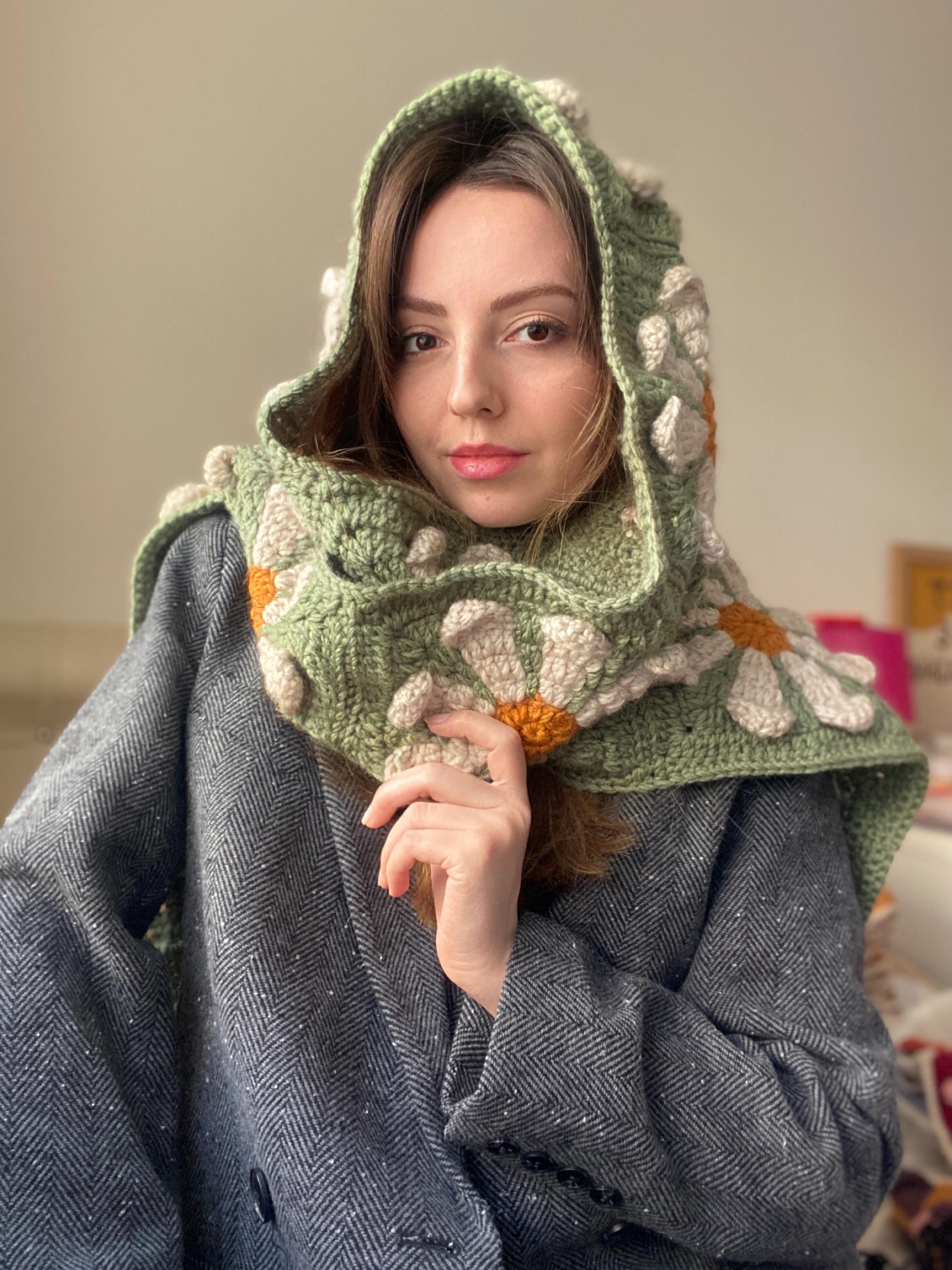 Crochet Floral Scarf, 3D Flower Scarf, Green Daisy Scarf, Cozy and