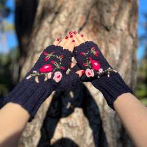 Gants en tricot, Gants en tricot à broderie florale, Doigts courts, Gants floraux confortables, Gants en tricot faits main avec fleurs