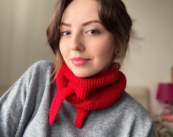 Gebreide rode sjaal, kleine gebreide sjaal, gezellige gebreide sjaal, kleine magere sjaal, handgemaakt cadeau, unisex sjaal