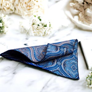 Mouchoir de poche costume, pochette accessoire mariage, pochette veste soie fleuri Calypso, idée mariage, cadeau anniversaire, vêtement