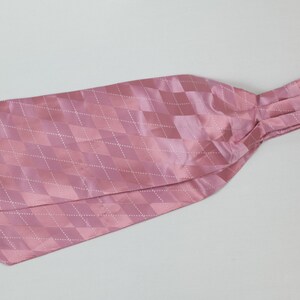 Cravate ascot motif, lavallière foulard, cravate de notaire homme, cravate en soie rose Wilder, cadeau anniversaire, idée mariage image 2