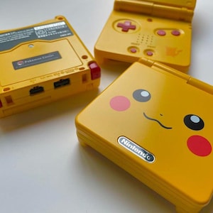 Pikachu Pokemon Nintendo Game Boy GameBoy Advance SP Renoverad Konsol GBA SP ags-001 Frontbelyst Skärm 900mAh Batteri I Förpackning & Laddare bild 1