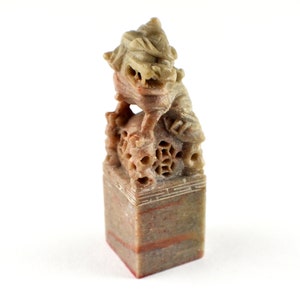 Antique chinese hand carved hardstone Foo Dog -stamp