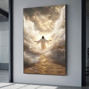 Puede incluir: Una pintura de una persona con una túnica blanca caminando sobre el agua. La persona está rodeada de olas y el cielo está nublado. La pintura está realizada en un estilo ligero y aireado.