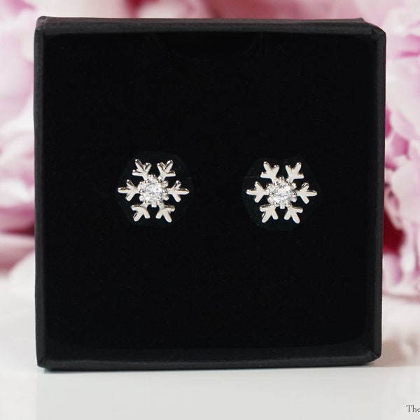 Fiocco di neve scintillante - Orecchini a bottone con fiocco di neve scintillante in argento sterling CZ