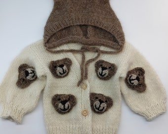 Baby-Teddybär-Pullover, gestrickter Baby-Pullover, natürlicher und neutraler Stil, perfekt für Neugeborenen-Foto-Requisiten, handgemachtes einzigartiges Geschenk zur Babyparty