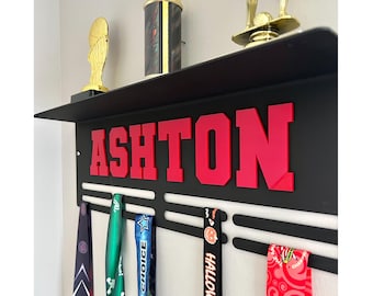 Soporte personalizado para medallas y trofeos - Soporte para medallas con texto personalizado, 8 peldaños para medallas y cintas, colgador para medallas, exhibidor de medallas, premio/regalo