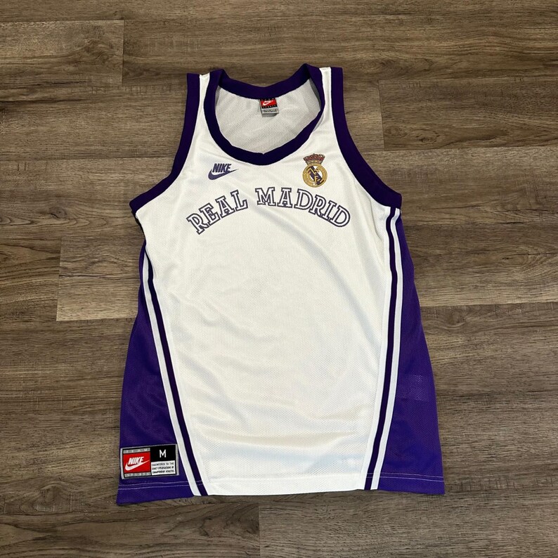 Camiseta sin mangas de baloncesto del Real Madrid de Nike Team Sports vintage para hombre, talla M, color blanco. imagen 2