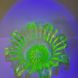Lovely Art Deco Uranium Glass