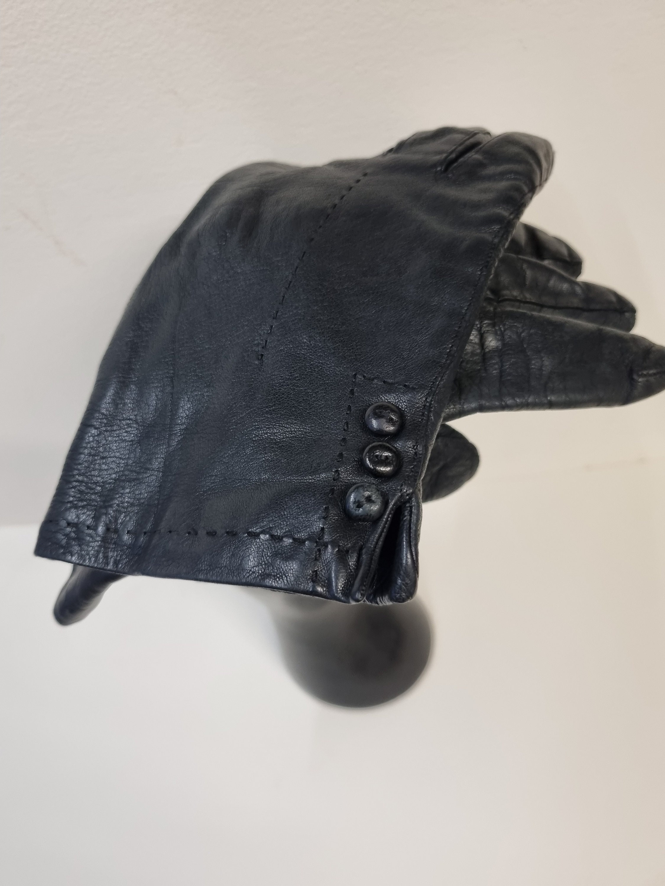 90s Black Leather Gloves | Vintage women's winter gloves| Minimalist chic winter accessory