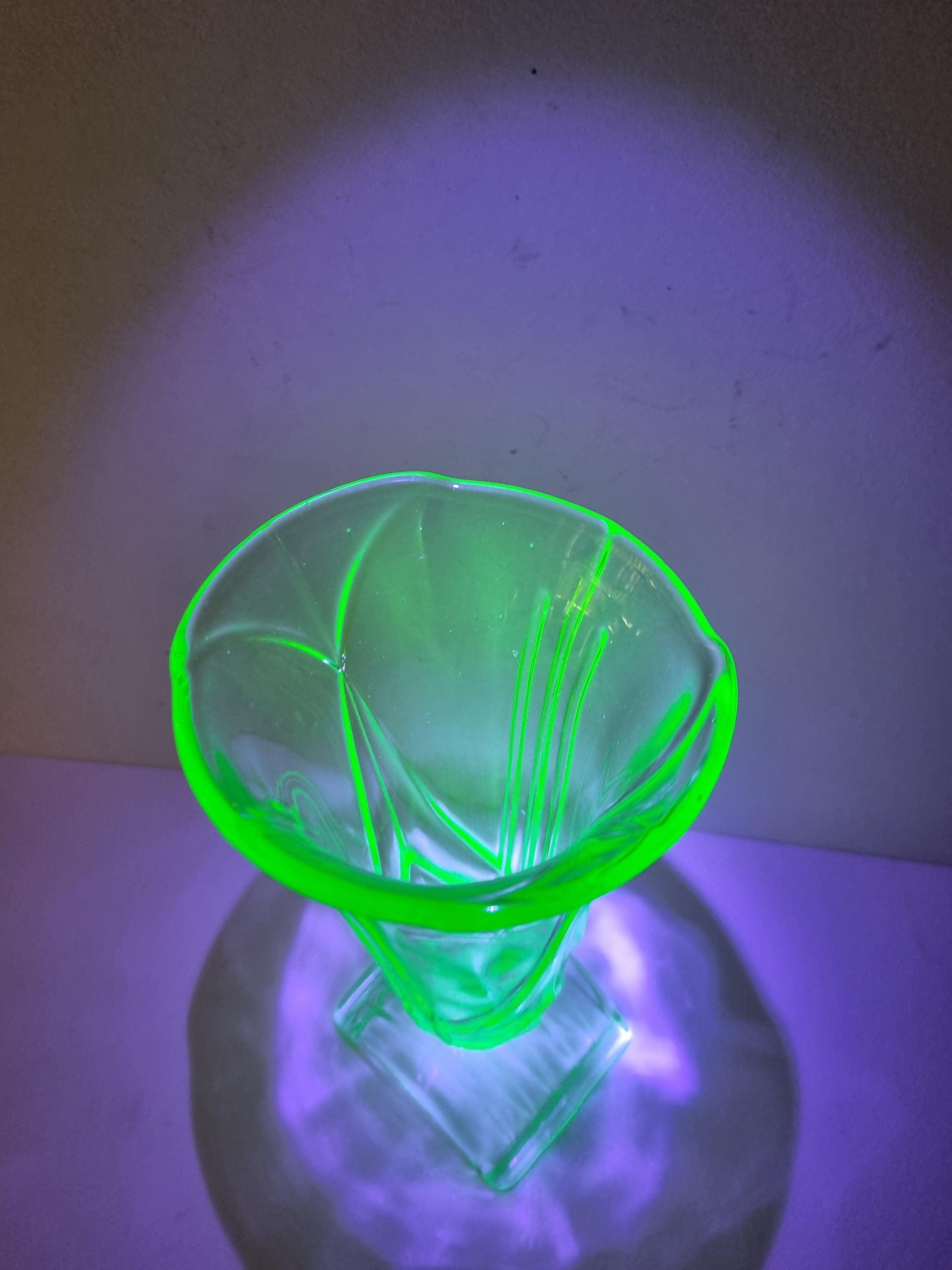 Vaseline glass shade - Etsy 日本