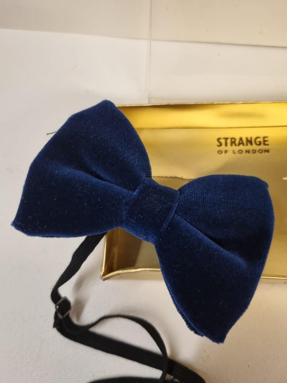 70s bow tie