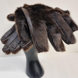 Vintage Damen 1930er bis 40er Jahre Braune Leder und Fell Handschuhe.