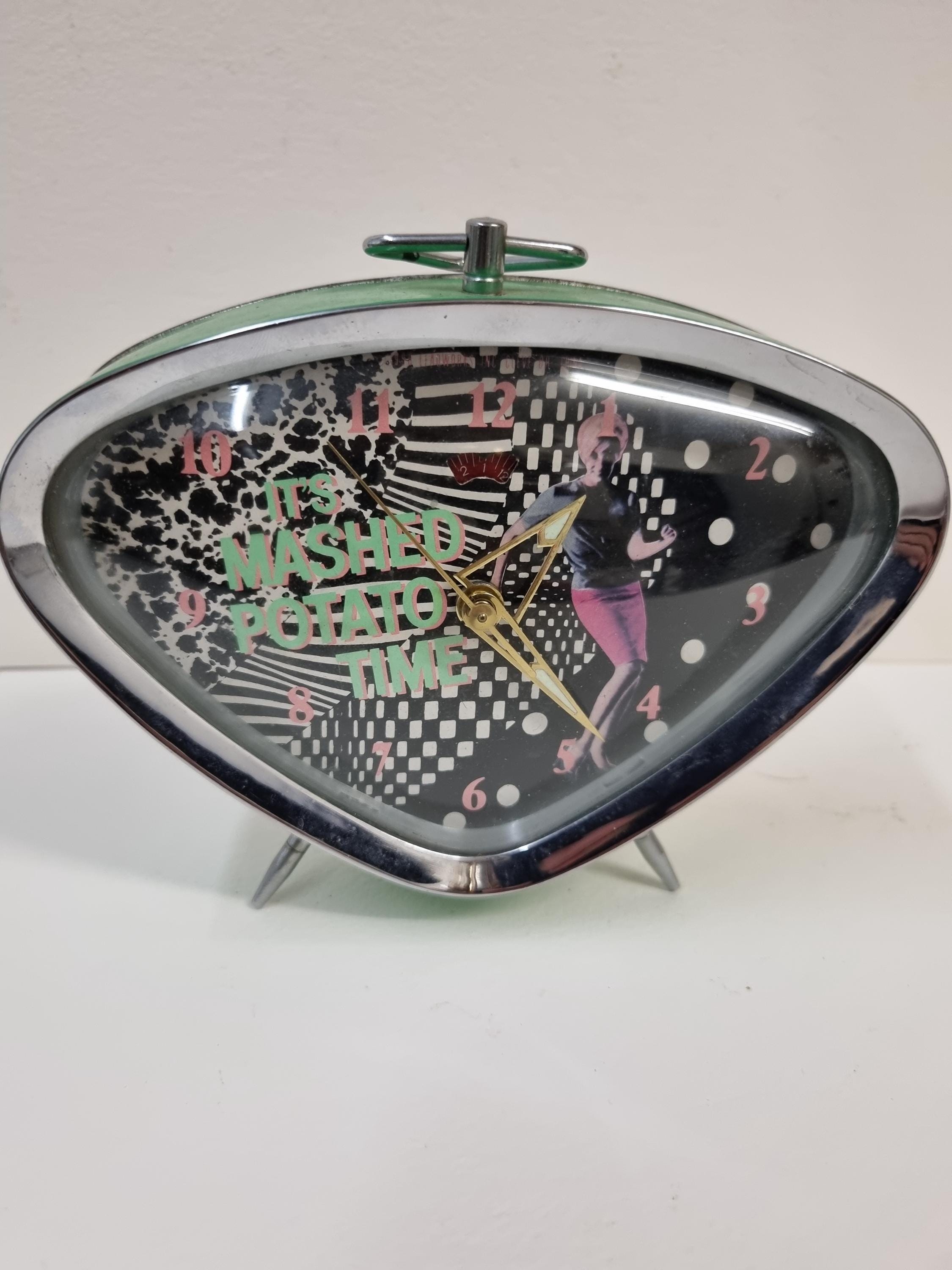 Vintage 1960s Retro Alarm Clock - Etsy, image size:2250x3000