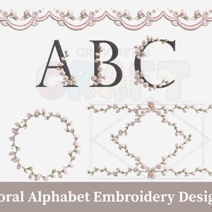 Peut inclure: Motifs de broderie d'alphabet floral avec les lettres A, B et C, ornées de délicats accents floraux roses. L'image comprend également une couronne florale, une bordure décorative et un cadre en forme de losange, tous avec des ornements floraux.