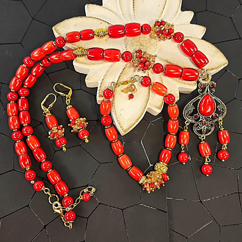 Natural Coral Jewelry Necklace with Pendant Luxury Bracelet Dangle Earrings Gift for Women Full jewelry set