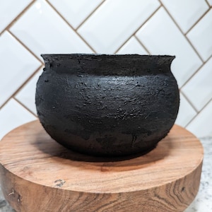 Cauldron Planter