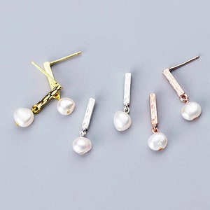 Carved Bar Earrings in 925 silver, gold-plated silver and rose gold with baroque river pearls