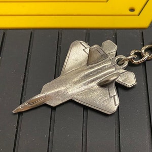 Airplane Aircraft Stealth fighter F-22 Raptor key chain metal