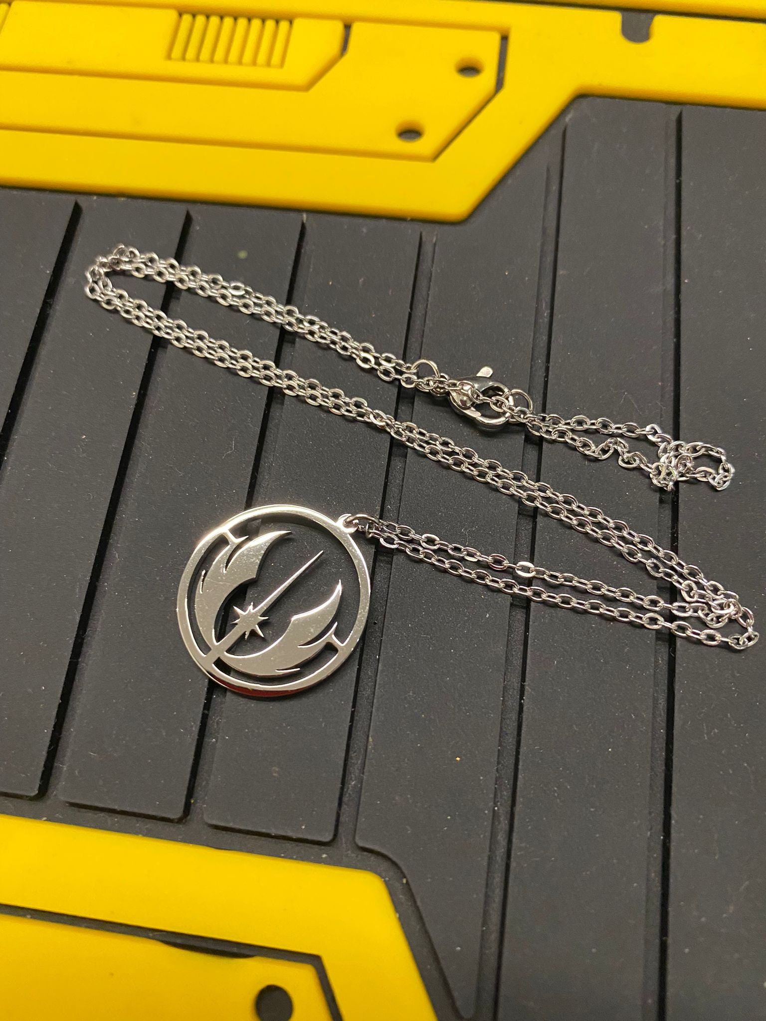Pendentif Collier Star Wars Empire Symbol métal argenté