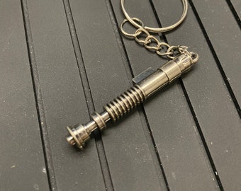 Handgemaakte legering laserzwaard Luke gevest sleutelhanger sleutelhanger, vrouwen mannen sieraden, geek hanger, gamer cadeau, nerd cadeau, filmfan
