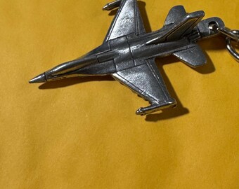 米空軍 F-16 排気ノズル タグ キーホルダー Viper Falcon 飛行機 F-16 バイパー キーホルダー メタル - Etsy 日本