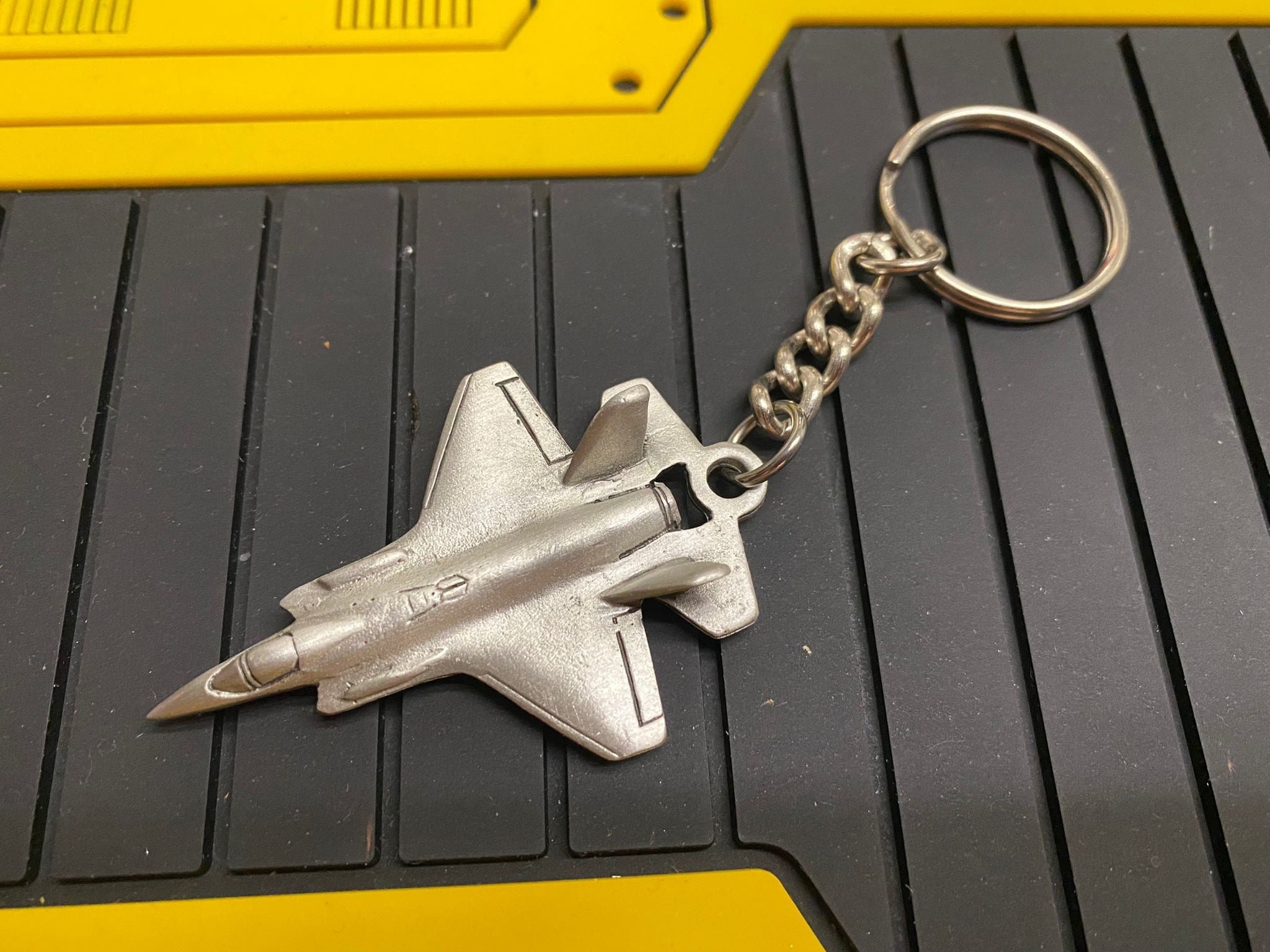 keyring top gun Aircraft Airplane Aviation Stealth F-35 Lightning JSF Keychain metal replica aviation