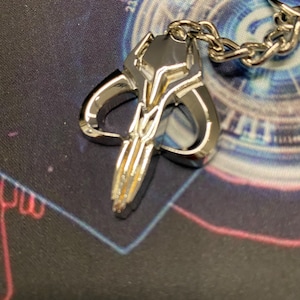 Mythosaur BESKAR CHROME FINISH keyring sigil signet cast alloy