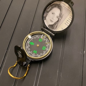 Replica dell'oggetto di Captain America Compass Agent Carter Peggy Hayley Atwell