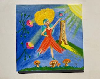 Puede incluir: Pintura colorida de un hada con un vestido rojo y pelo amarillo, sosteniendo una flor. El fondo es azul con setas, flores y un sol. La obra de arte está sobre un lienzo cuadrado.
