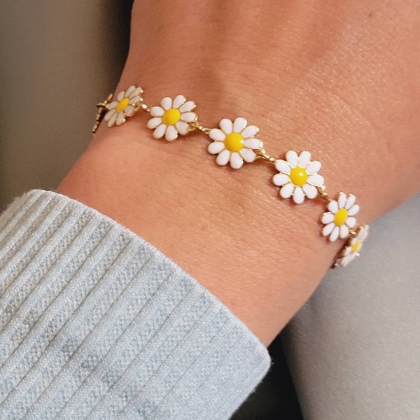 Multicolour Flower Charms Bracelet, Gold plated Yellow White Sun Flower BraceletSummer Indie Boho Daisy Floral adjustable Bracelet set