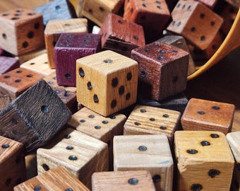 Dados de madera hechos a mano – Dados rústicos de seis caras para juegos de mesa - 3/4" o 19 mm