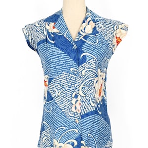 Vintage Women&#39;s 70s Blue HILO HATTIE&#39;S Hawaiian Button Up Cotton Top - 8