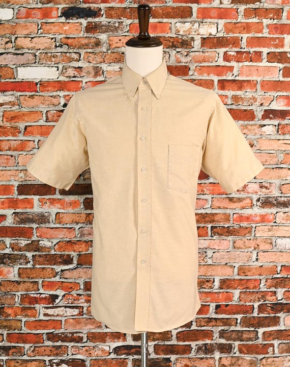 Vintage Men's 90s Light Brown VAN HEUSEN Wrinkle Free Short Sleeve Button Down Dress Shirt - 16-1/2 - Etsy Israel Vintage Men's 90s Light Brown VAN HEUSEN Wrinkle Free Short Sleeve Button Down Dress Shirt - 16-1/2 - Etsy Israel