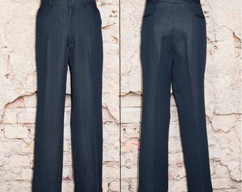 Vintage Herren 90er Jahre Anzughose aus Polyester mit Nadelstreifen in Dunkelblau & Weiß
