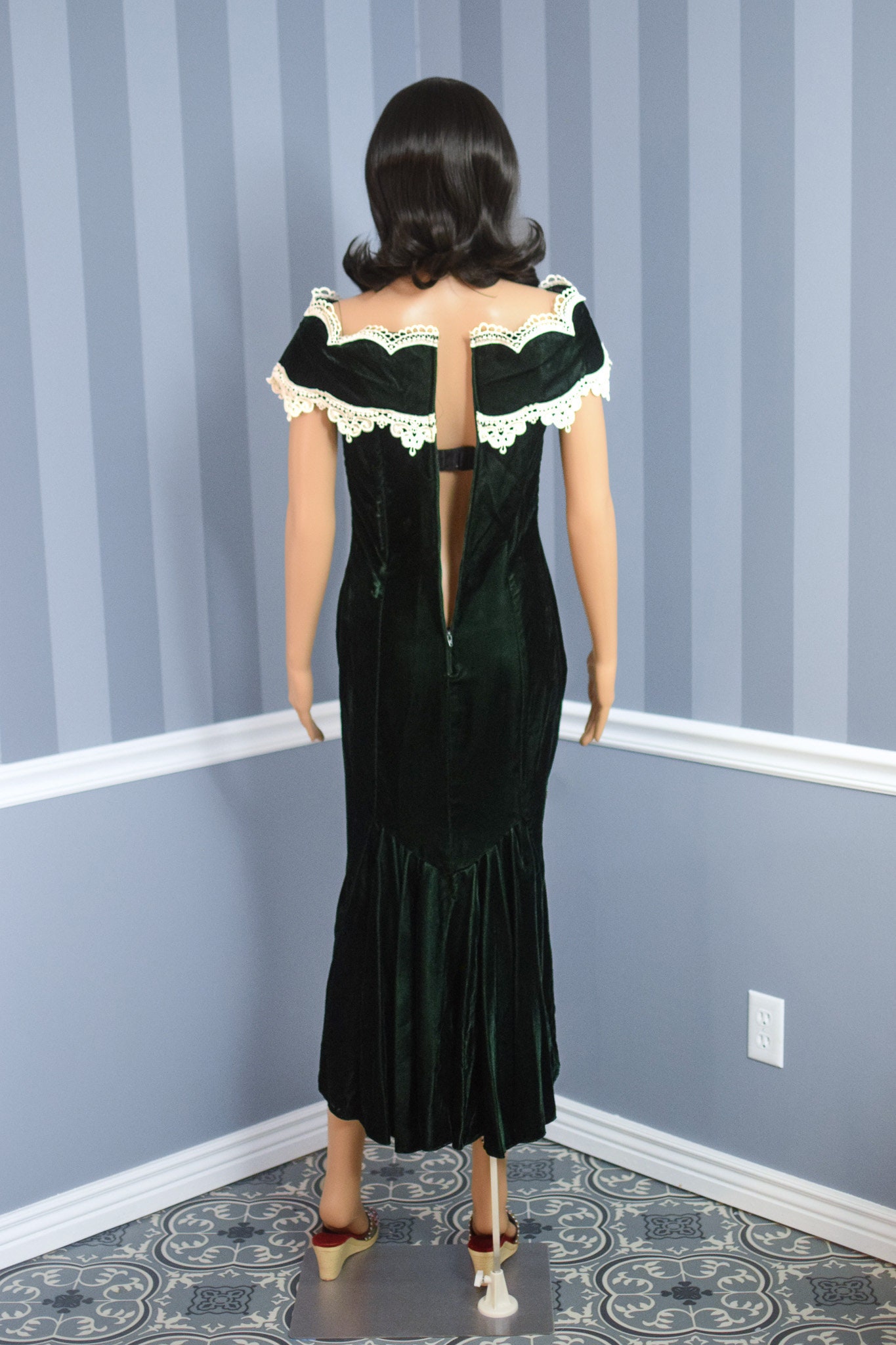 a line holiday dress A-Line White Half Sleeve Lace with Embroidery Appliques Size:US 6 black hoco dresses Black Cape Dress –