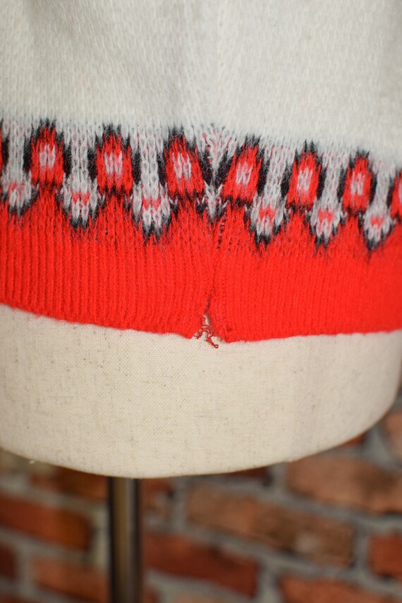 Vintage 50s Women's Red/White Long Staple Yarns O… - image 5