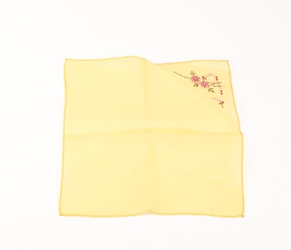 Set of 4 - Vintage 1935 Linen Hand Embroidered Handkerchiefs View 3
