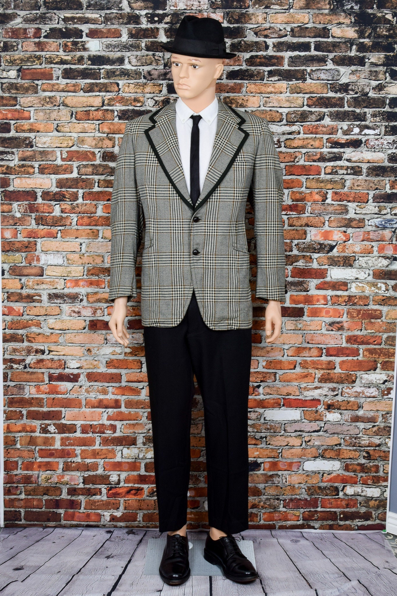 Vintage *rare* Men's 70s Roman Style by Brioni Black & White