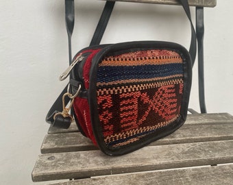Vintage Authentic Bag Pattern Purse, Turkish Kilim Wool Bag, ,Boho Style Traditional Carpet Bag, Unique Design Rug Handbag,gift