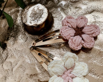 Set of 2 crochet hair clips, hair accessories, clip, flower