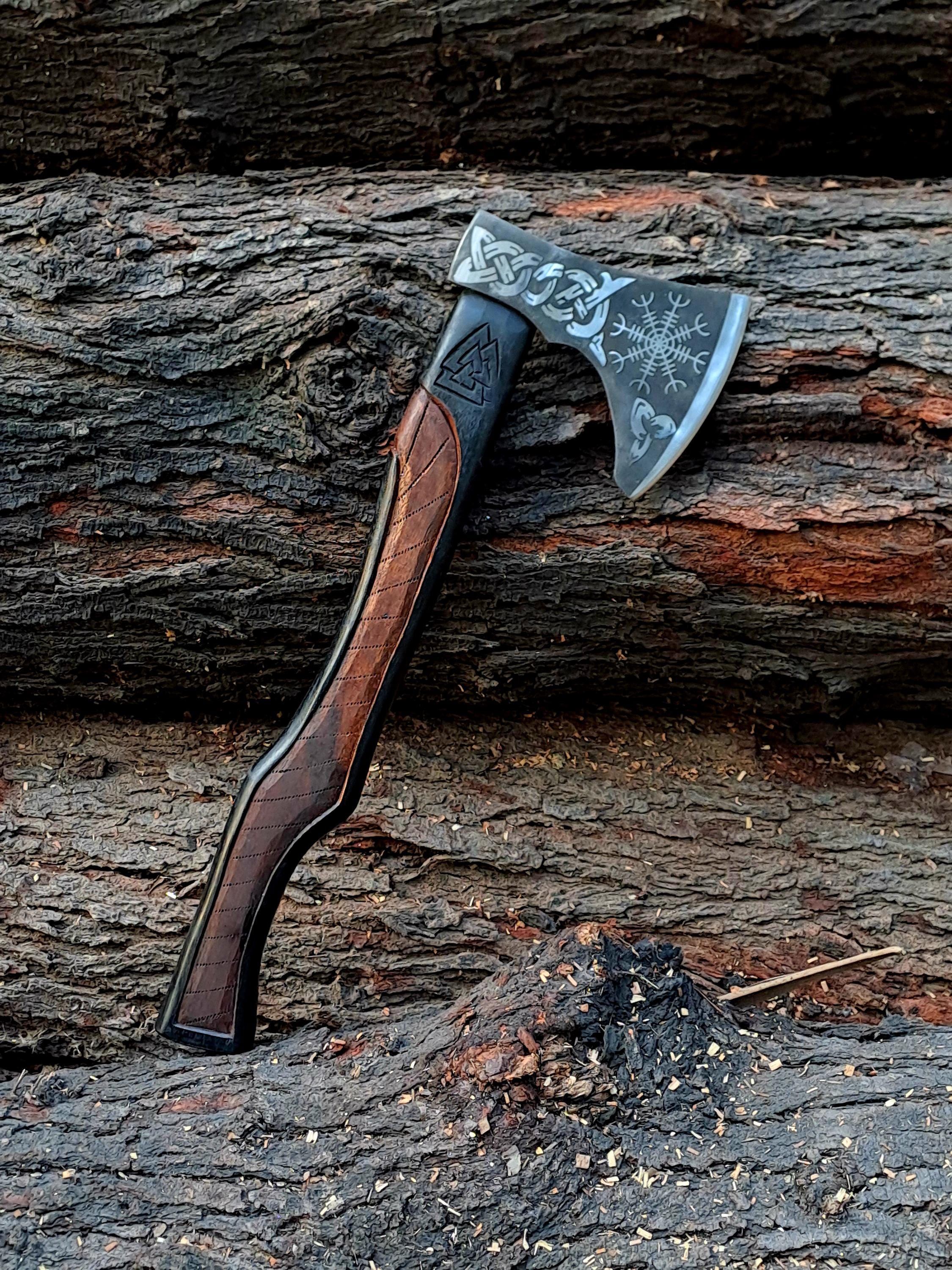 Trouver en gros forger une hache viking pour les têtes en acier tranchantes et de haute qualité