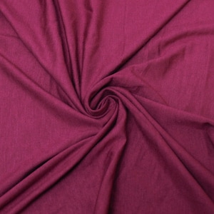 Magenta Dark V Heavyweight Rayon Jersey Spandex Knit Fabric par cour - Style 406